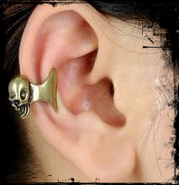 Ear Cuff Caveira modelo 2