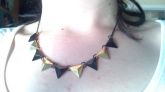 Colar com Rebite-Spike Dourado e Preto