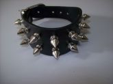 Pulseira Bracelete com Spikes