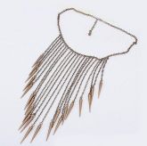 Colar Com Correntes e Spikes