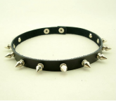 Colar estilo Coleira com Spikes
