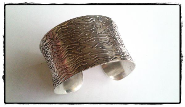 Bracelete com Banho Prata Tibetanta 4cm
