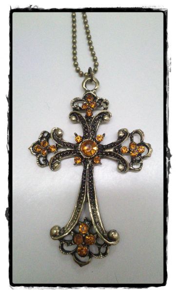 Colar com pingente de Cruz Champagne