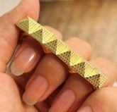 Anel com Pirâmides