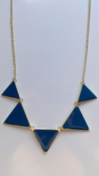 Colar Geométrico Triangular - COR ROSA