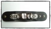Pulseira com Pingentes Metálicos