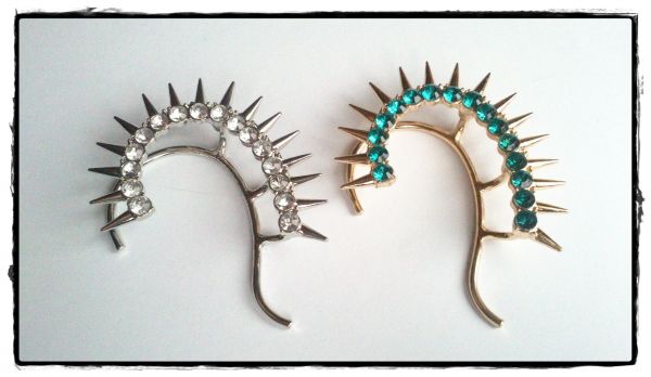 Ear Cuff de Spikes - DOURADA
