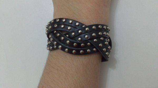 Pulseira Tramada com Tachinhas